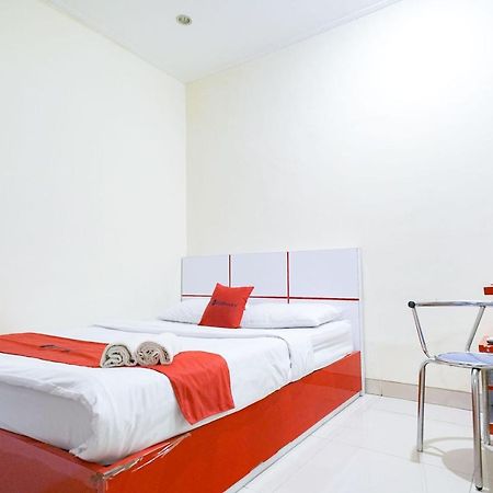 Reddoorz At Buah Batu 5 Hotell Bandung Exteriör bild