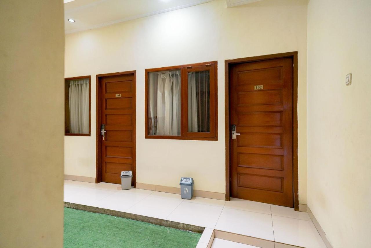 Reddoorz At Buah Batu 5 Hotell Bandung Exteriör bild