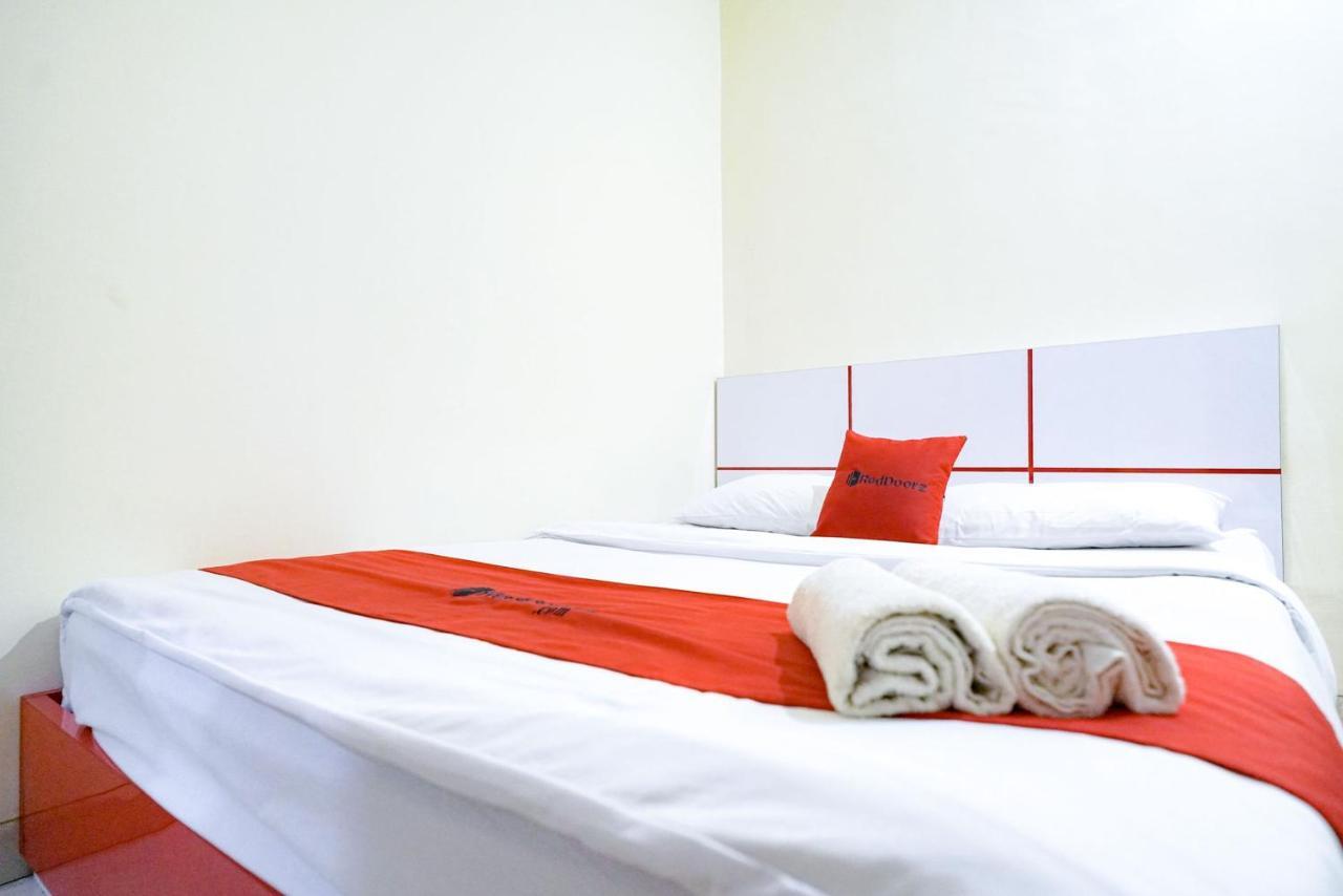 Reddoorz At Buah Batu 5 Hotell Bandung Exteriör bild