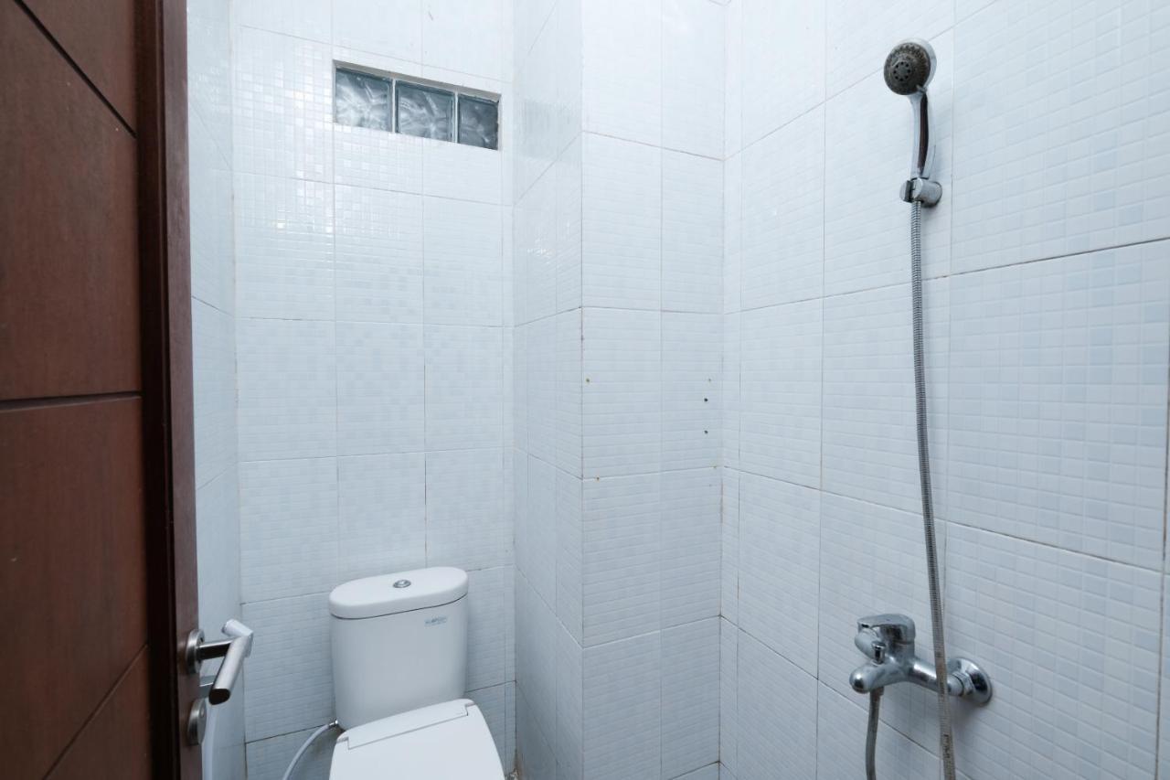 Reddoorz At Buah Batu 5 Hotell Bandung Exteriör bild