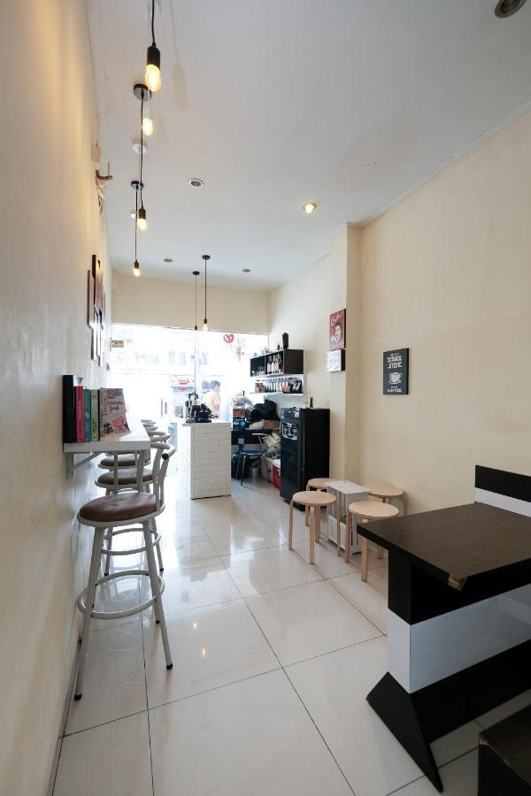 Reddoorz At Buah Batu 5 Hotell Bandung Exteriör bild